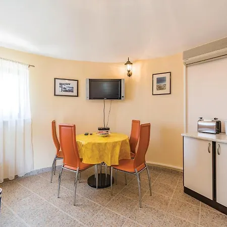 Lovely In With Kitchen Žminj